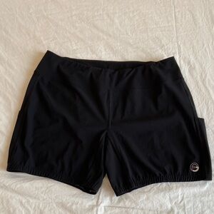 Sleek Black Women's Foray Golf Athletic Shorts